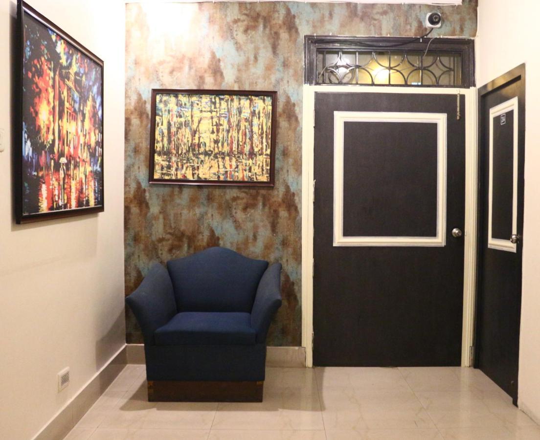 Crossroads Hotel Колката Екстериор снимка