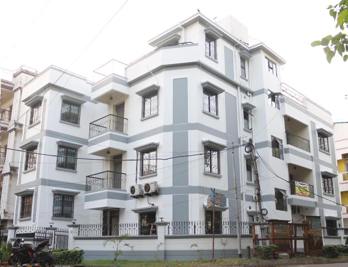 Crossroads Hotel Колката Екстериор снимка
